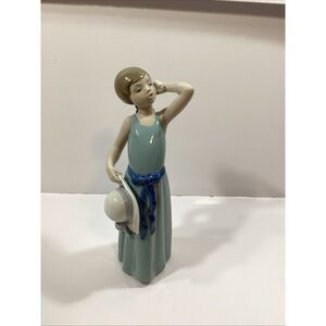 VTG Lladro Blue Ceramic Coiffure Girl‎ Standing Figurine With Hat SKU # 1519